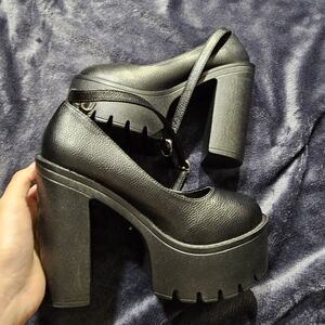 Size 36 Fits Womens 5/6